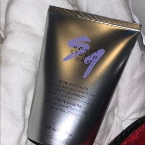 MONAT blow out cream